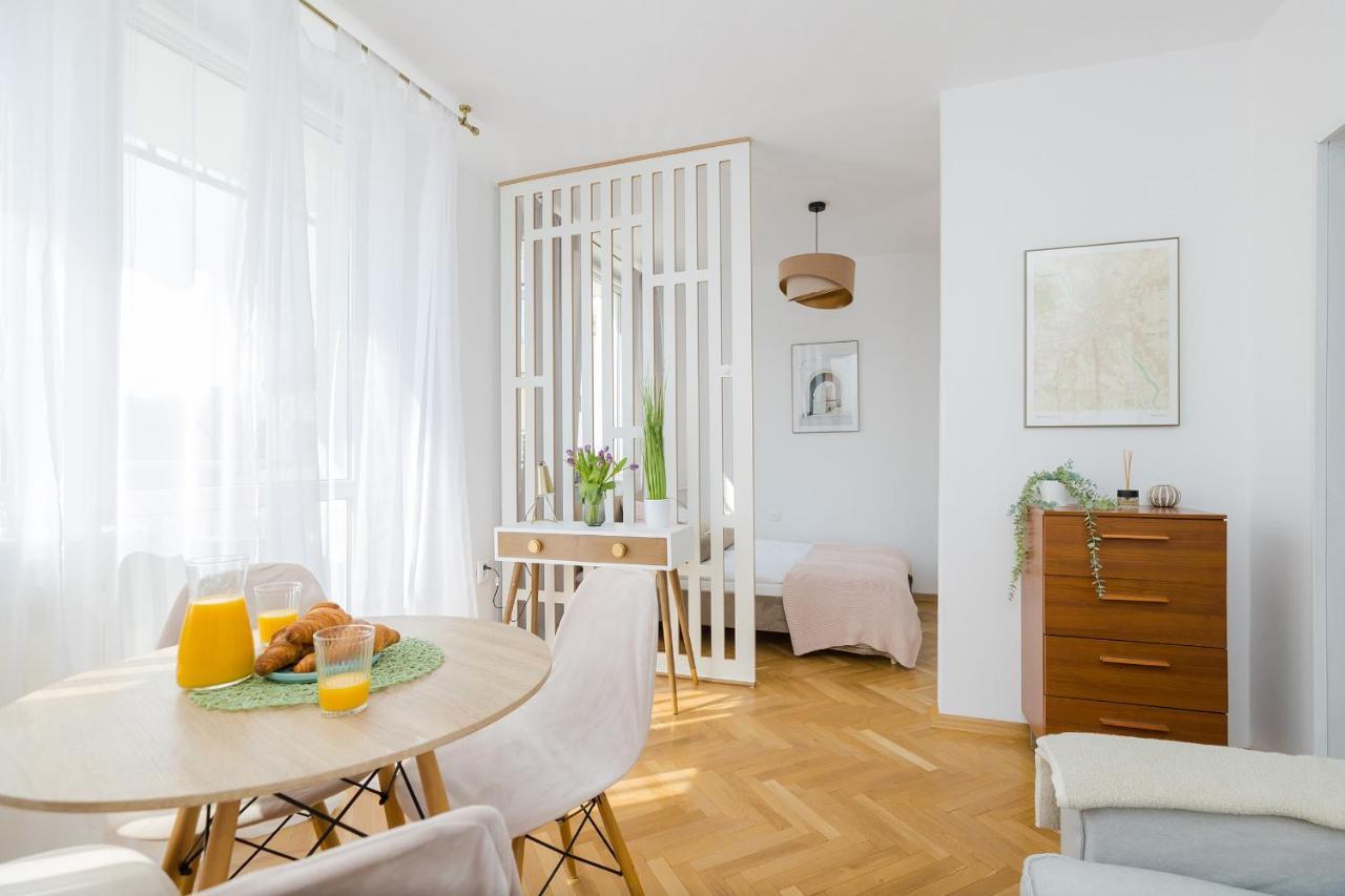 Shortstaypoland Niecala Warschau